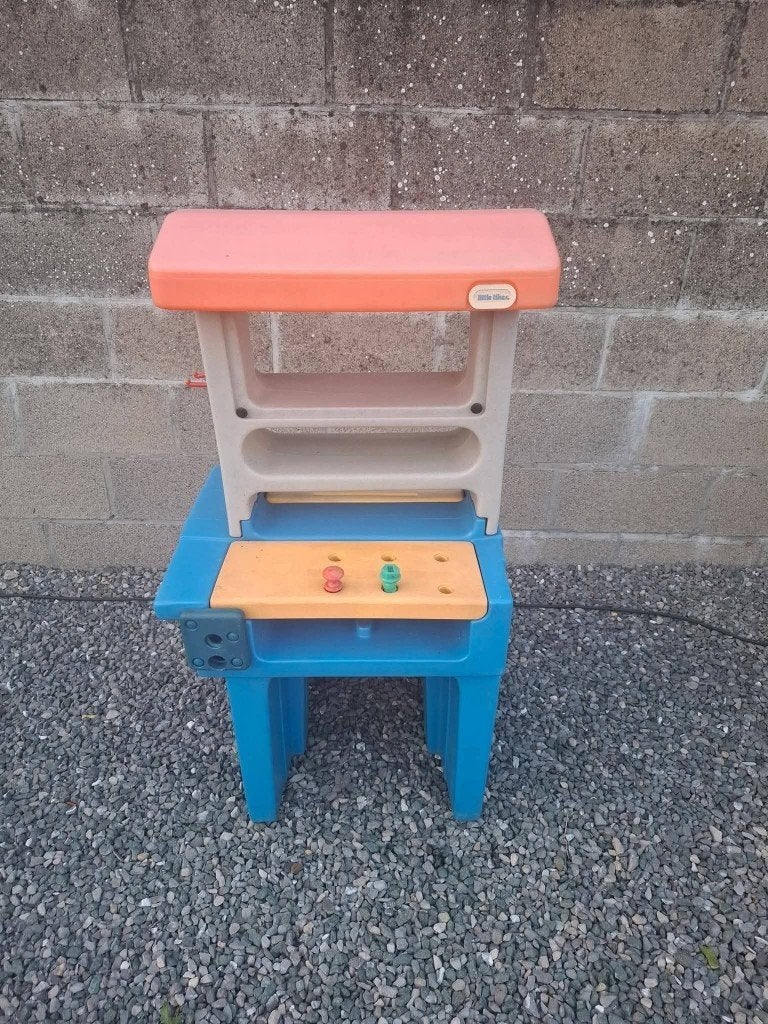 Plastieken werkbankje voor kindjes, Ophalen, Gebruikt