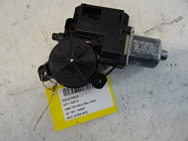 MOTEUR LEVE VITRE ELECTRIQUE AVANT DROIT Polo V (6R), Volkswagen, Volkswagen AG, Utilisé, Kundenbetreuung@volkswagen.de