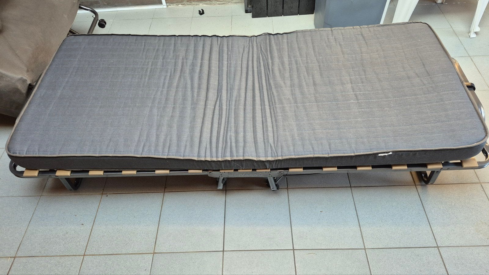 Logeerbed, Ophalen