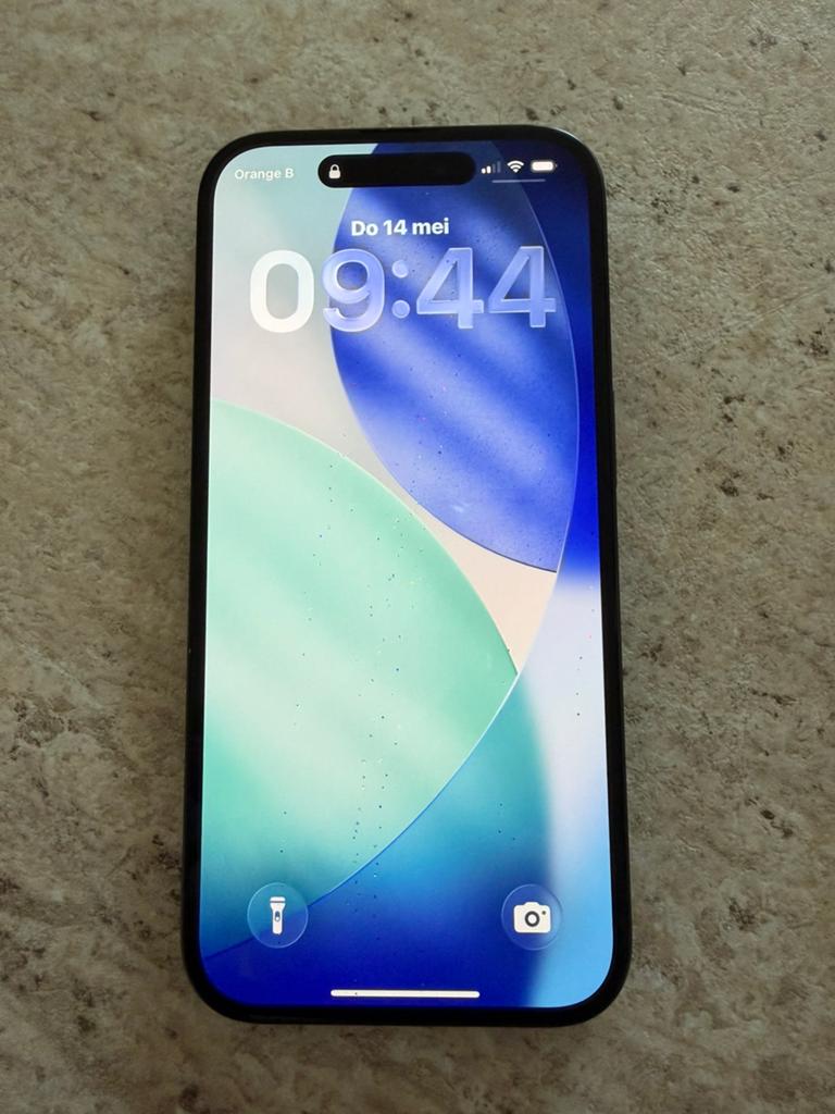 iPhone 16 noir - 128 Go avec de légères traces d'usure, Enlèvement, Comme neuf, Noir, IPhone 16