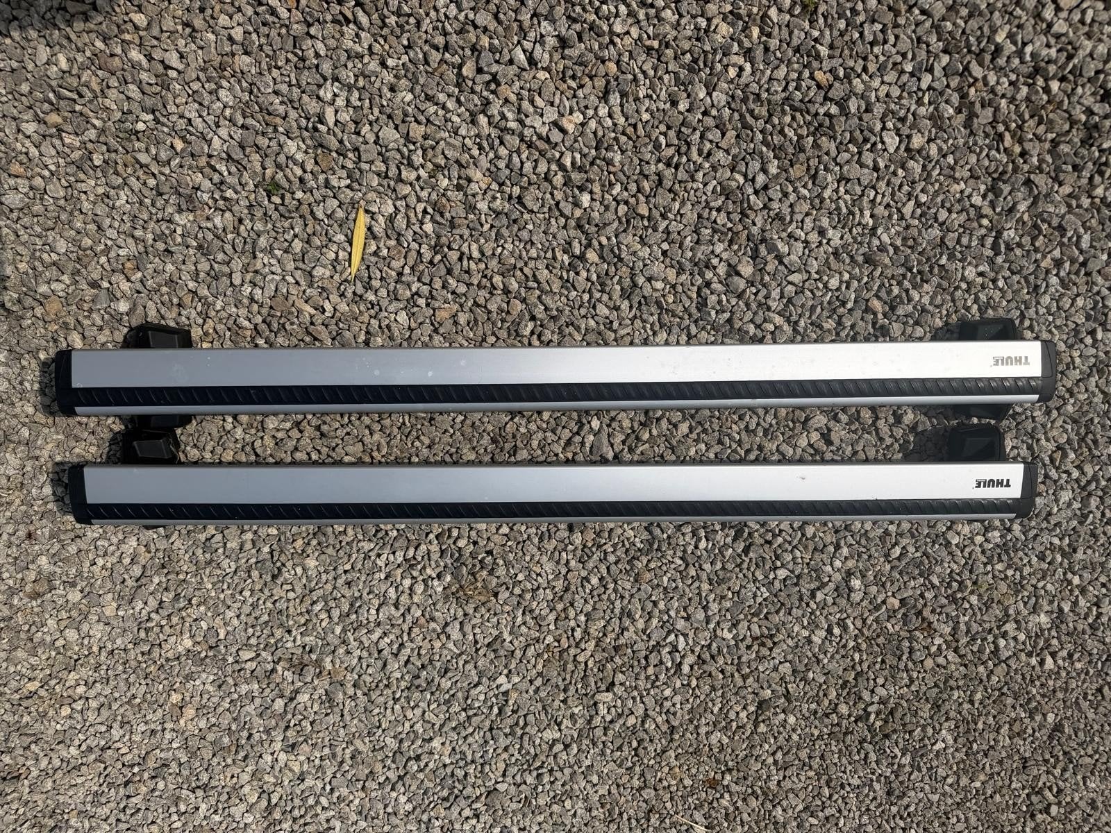 Thule wingbar Evo silent bars met universele klemmen., Ophalen