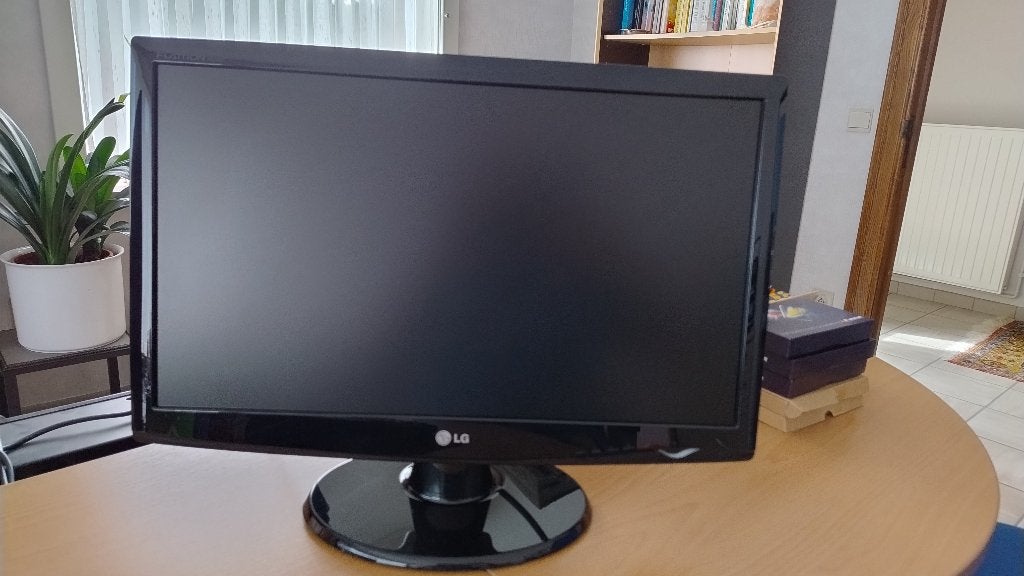 Monitor LG 23", 3 à 5 ms, 61 à 100 Hz, 23", Full HD