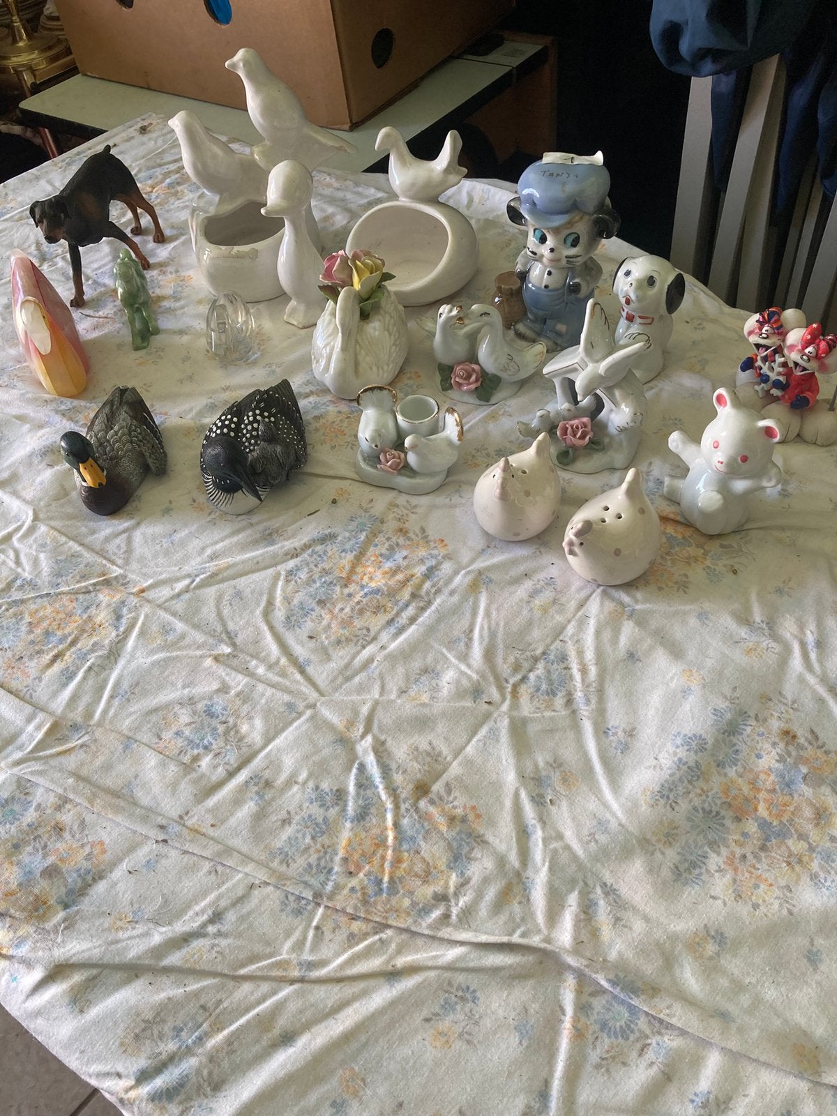Set van 19 kleine beeldjes van dieren, Ophalen