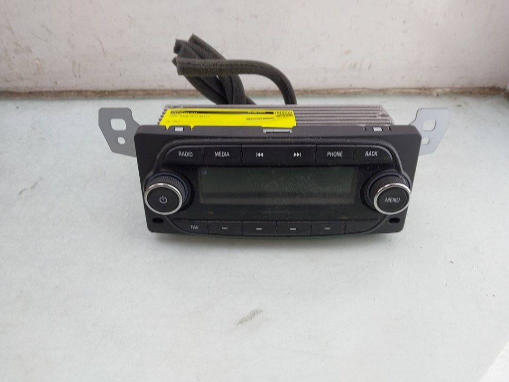 RADIO Opel Karl (|42526443|42576167|42554970|42630768|), Gebruikt, Opel, Opel Automobile GmbH, Kontakt-opel@opel.com