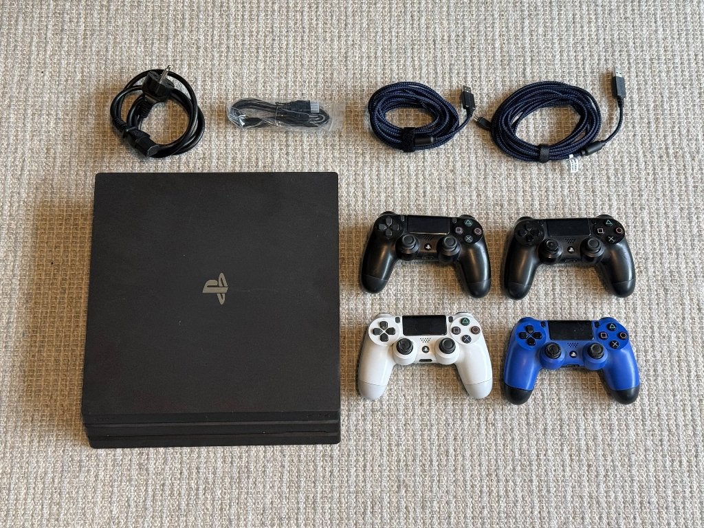 PlayStation 4 Pro 1TB + 4 controllers, Ophalen, Gebruikt, 1 TB, Pro