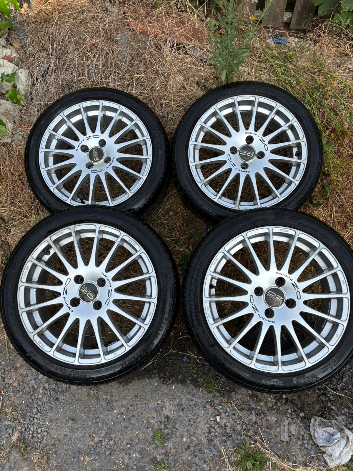 Set OZ Superturismo velgen, 215 mm, Véhicule de tourisme, Pneus été, 17 pouces