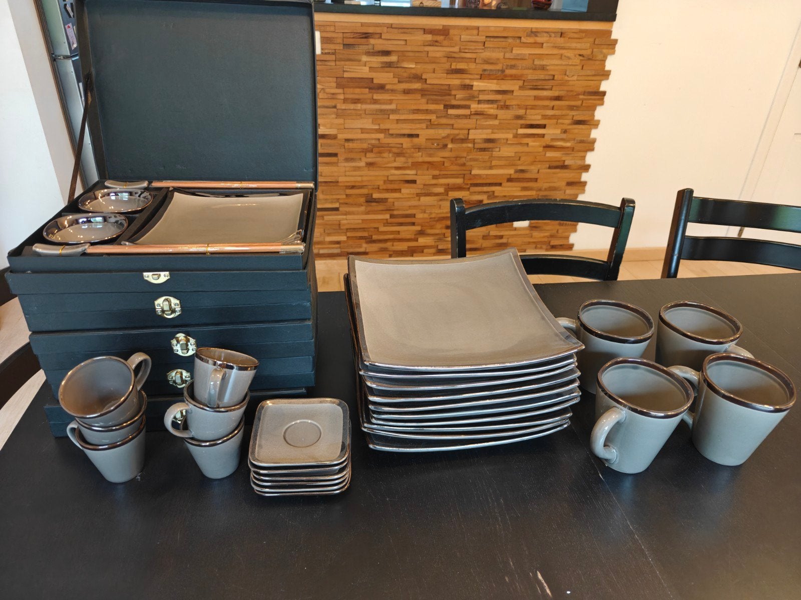 Service de table asiatique complet grès fait main, Maison & Meubles, Cuisine | Vaisselle, Enlèvement