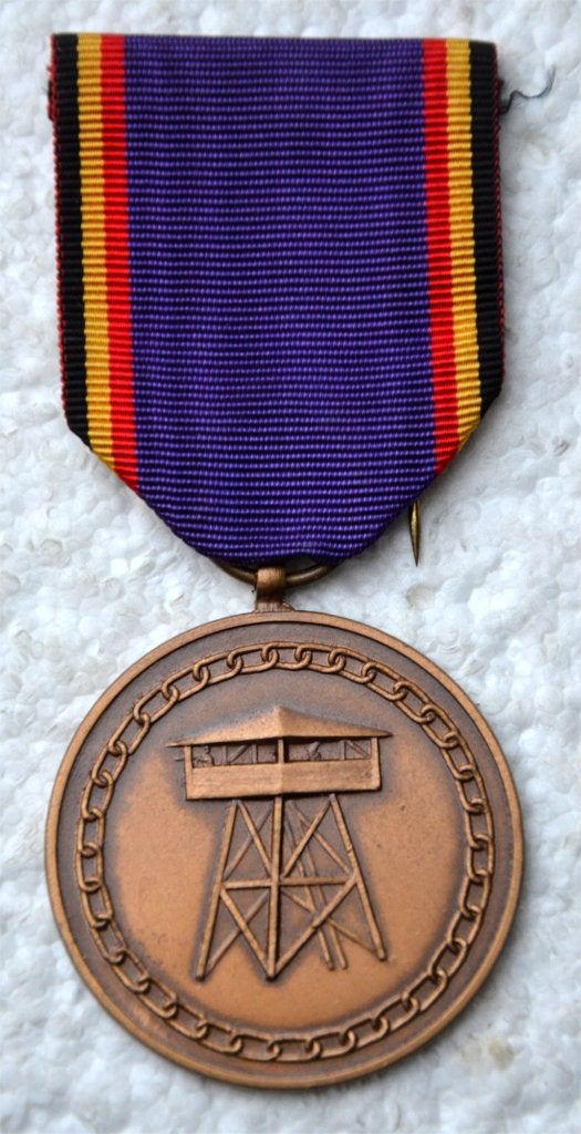 Medaille, 40st VJ-dag Nat. Ver. Oud-krijgsgevangenen 1945-85, Verzamelen, Ophalen of Verzenden, Landmacht, Lintje, Medaille of Wings