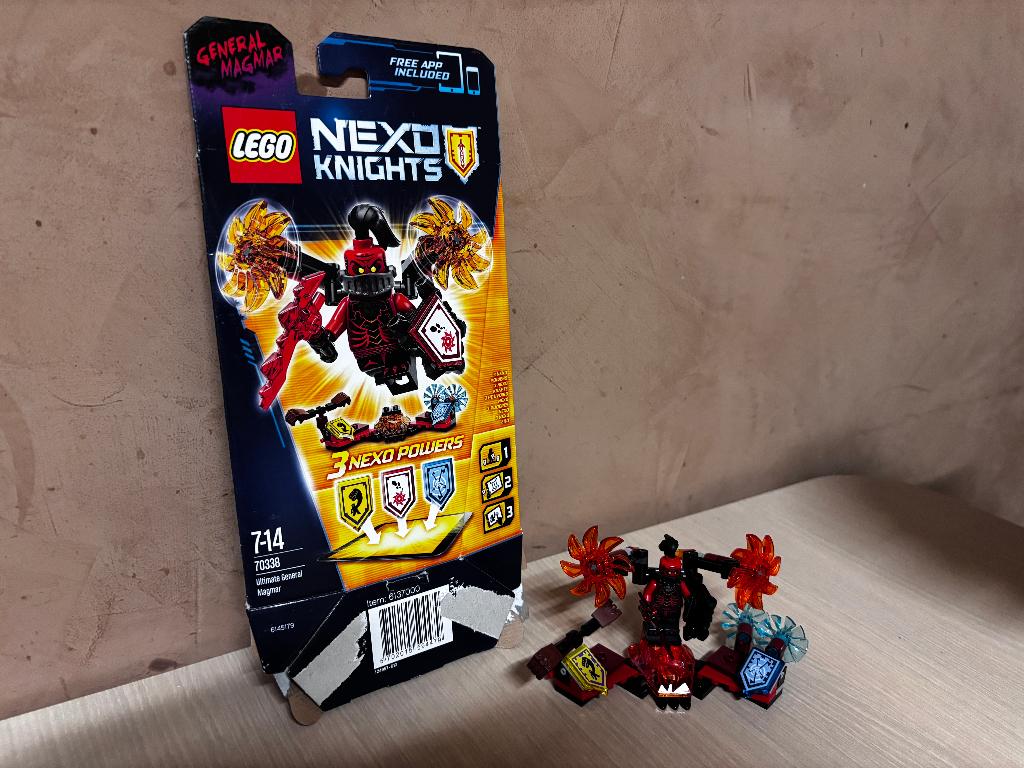 Lego Nexo Knights 70338 als nieuw volledig met doos, Overige thema's, Lego, Ophalen of Verzenden, Zo goed als nieuw