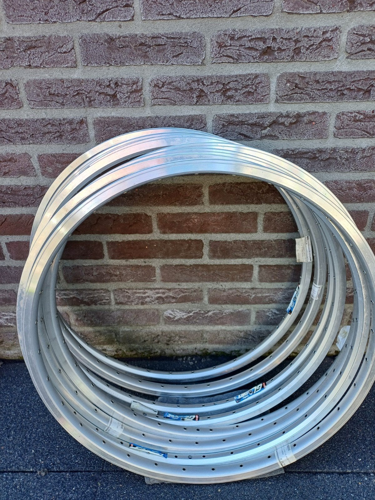 24x velgen en wielen 26 en 28 inch NOS in 1 koop !!, Vélos & Vélomoteurs, Enlèvement, Neuf, Roue