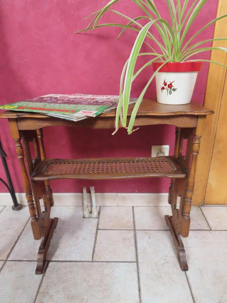 Antiek , houten tijdzettafel , en lectuurlade in rotan, Antiek en Kunst, Ophalen