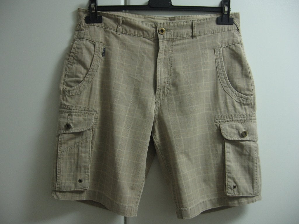 Beige geruite bermuda met zijzakken, maat 48 (s), Vêtements | Hommes, Pantalons, Comme neuf, Taille 48/50 (M), Beige, Enlèvement ou Envoi