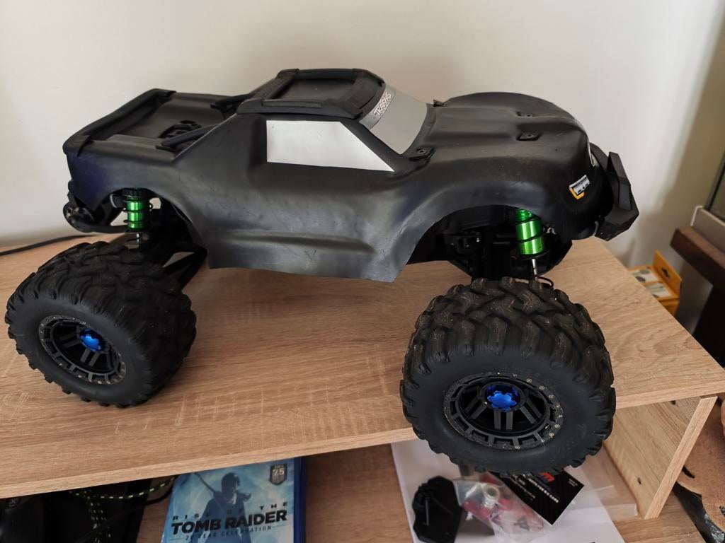 Traxxas wide max 4s, Enlèvement