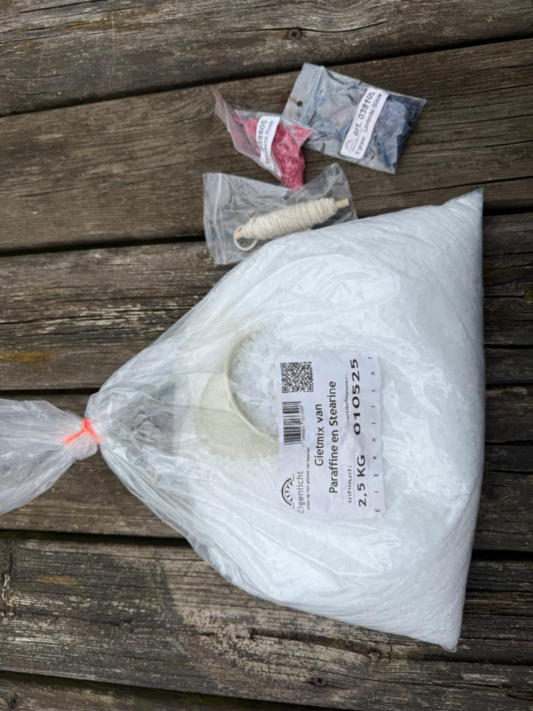 Wax en kleurstof voor kaarsen, Ophalen, Zo goed als nieuw