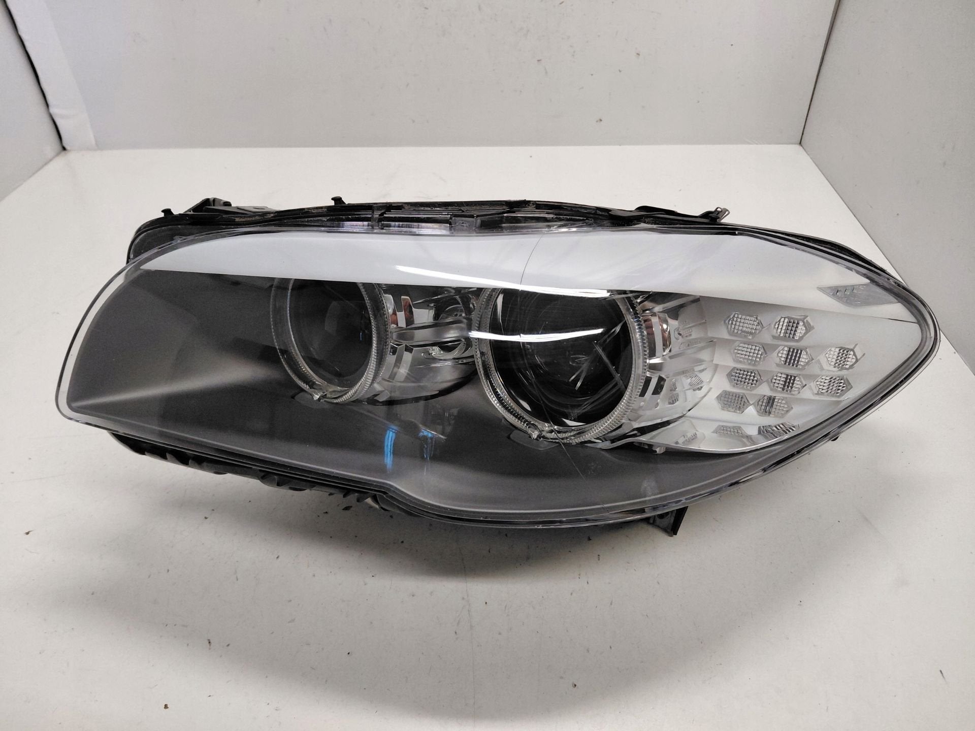 BMW F10 Achterlicht Links 7271911, Petuelring 130
80788  Munich, DE, Gebruikt, Info@bmw.de, BMW