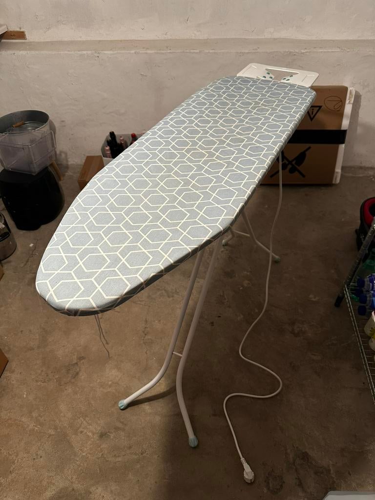 Strijkplank met stopcontact, Ophalen, Gebruikt