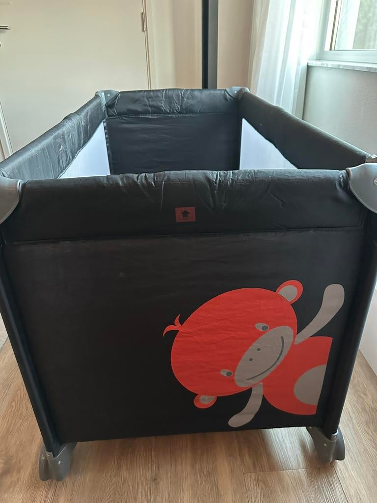 Opvouwbaar reisbed B60xL120 wieltjes + rolmatras + hoeslaken, Kinderen en Baby's, Babywiegjes en Ledikanten, Ophalen of Verzenden