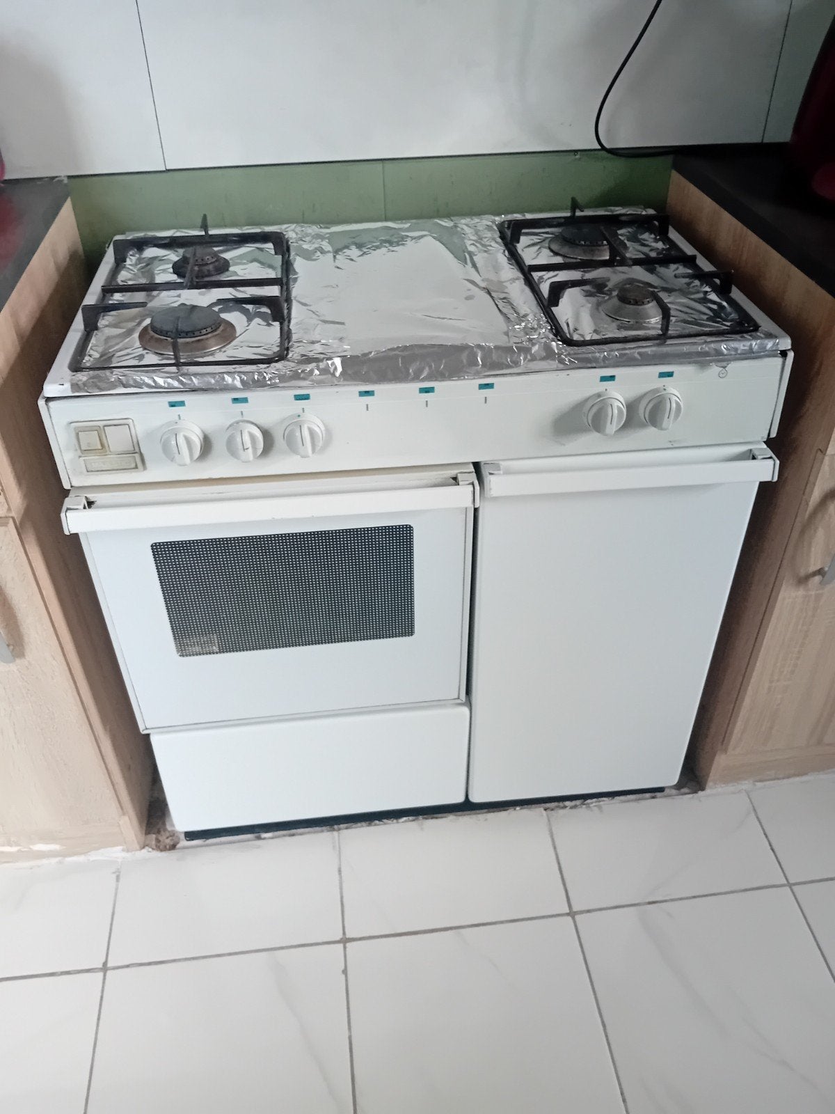 cuisinière au gaz bonbonne Majestic fonctionne parfaitement, Electroménager, Gaz, 4 zones de cuisson, Enlèvement, Utilisé