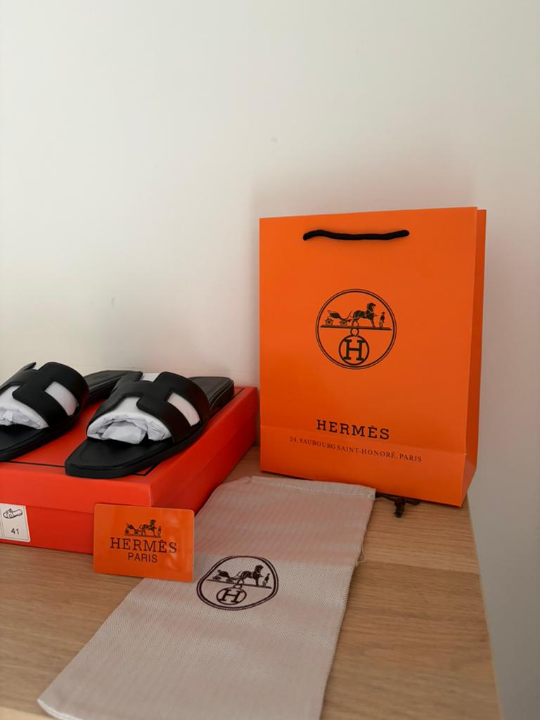 Claquettes femme ( toute les taille disponible ), Enlèvement ou Envoi, Neuf, Noir, Sandales