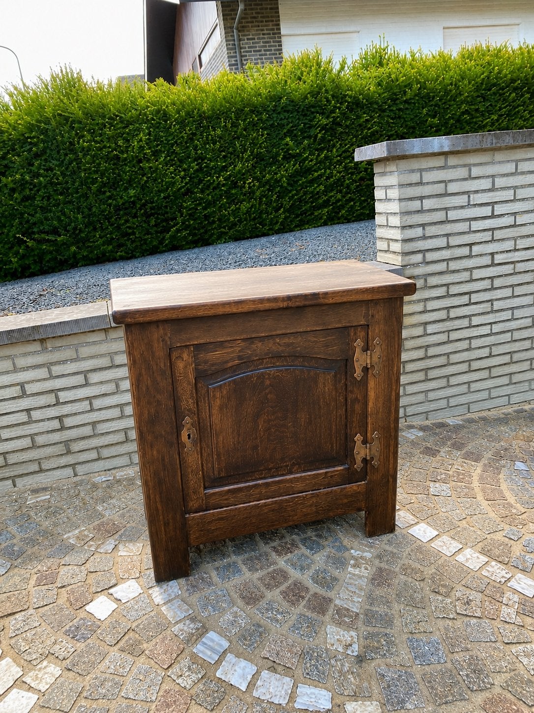 Massief houten tv-meubel / opbergkast in landelijke stijl, Antiek en Kunst, Antiek | Meubels | Kasten, Ophalen