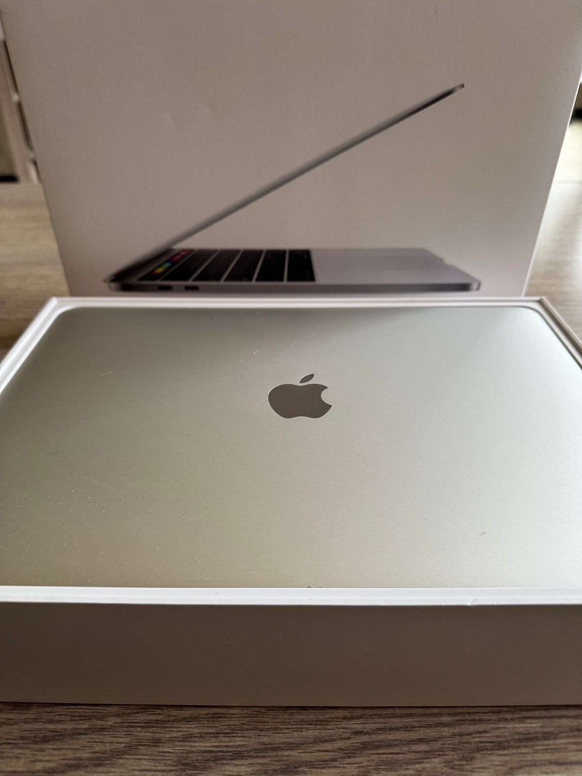 Macbook Pro 2019, Computers en Software, Ophalen, Zo goed als nieuw, MacBook