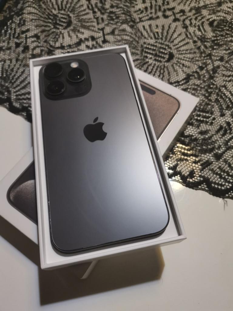 iPhone 15 Pro Max 256 Go Black Titanium avec facture, Télécoms, Téléphonie mobile | Apple iPhone, Enlèvement, Comme neuf, IPhone 15 Pro Max