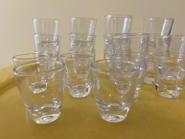 glaasje voor aperitiefhapje, Ophalen, Zo goed als nieuw