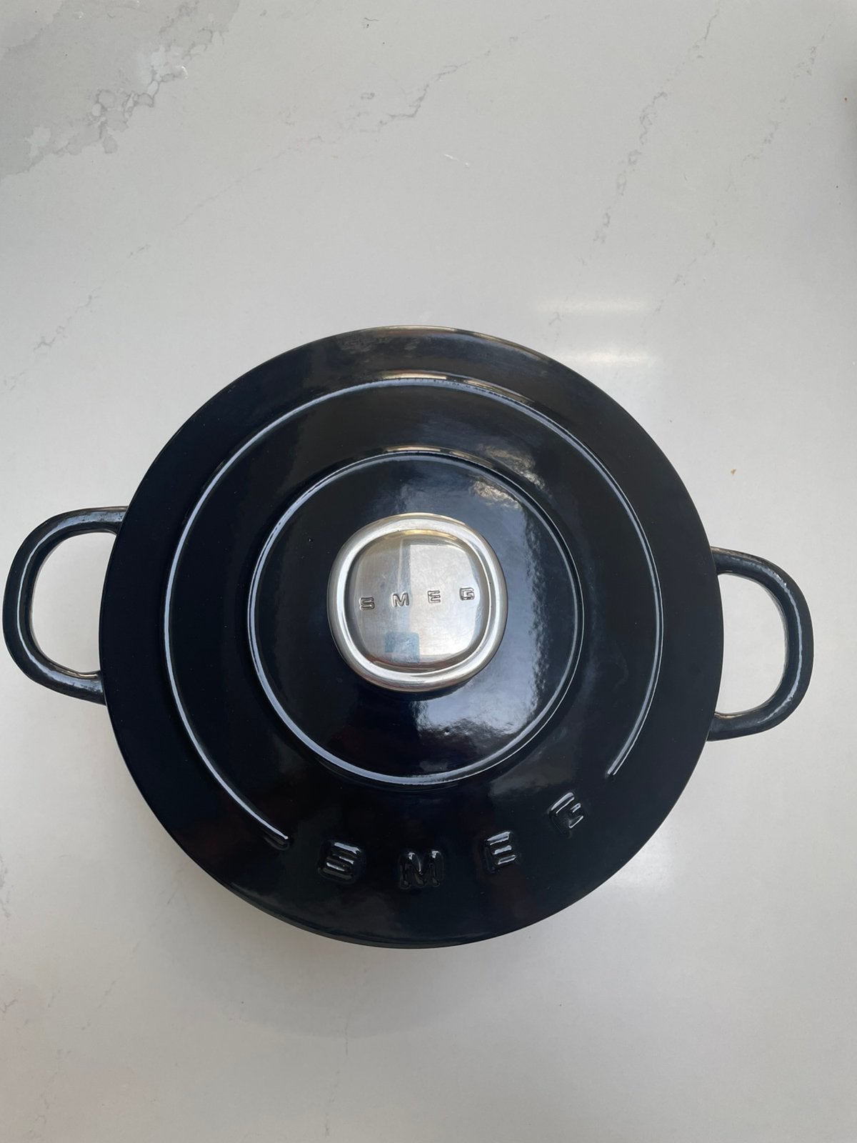 Smeg gietijzeren pot 24cm 4.2 Liter, Huis en Inrichting, Keuken | Potten en Pannen, Zo goed als nieuw, Ophalen