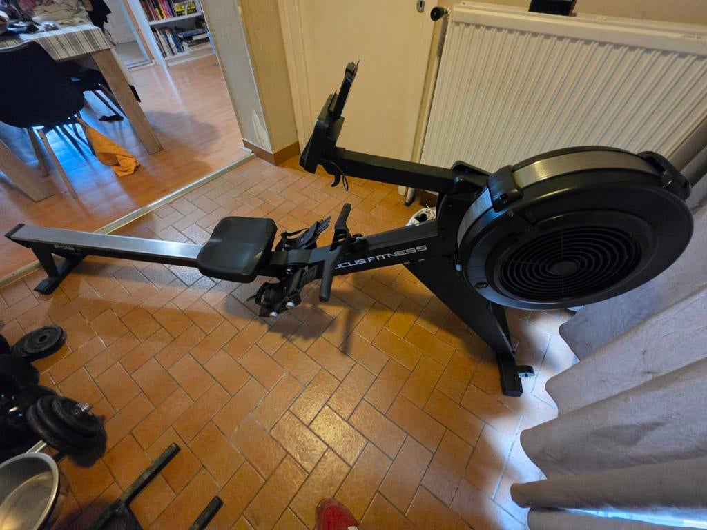 Rameur Focus Fitness Row 6 – Résistance à air, Jambes, Rameur