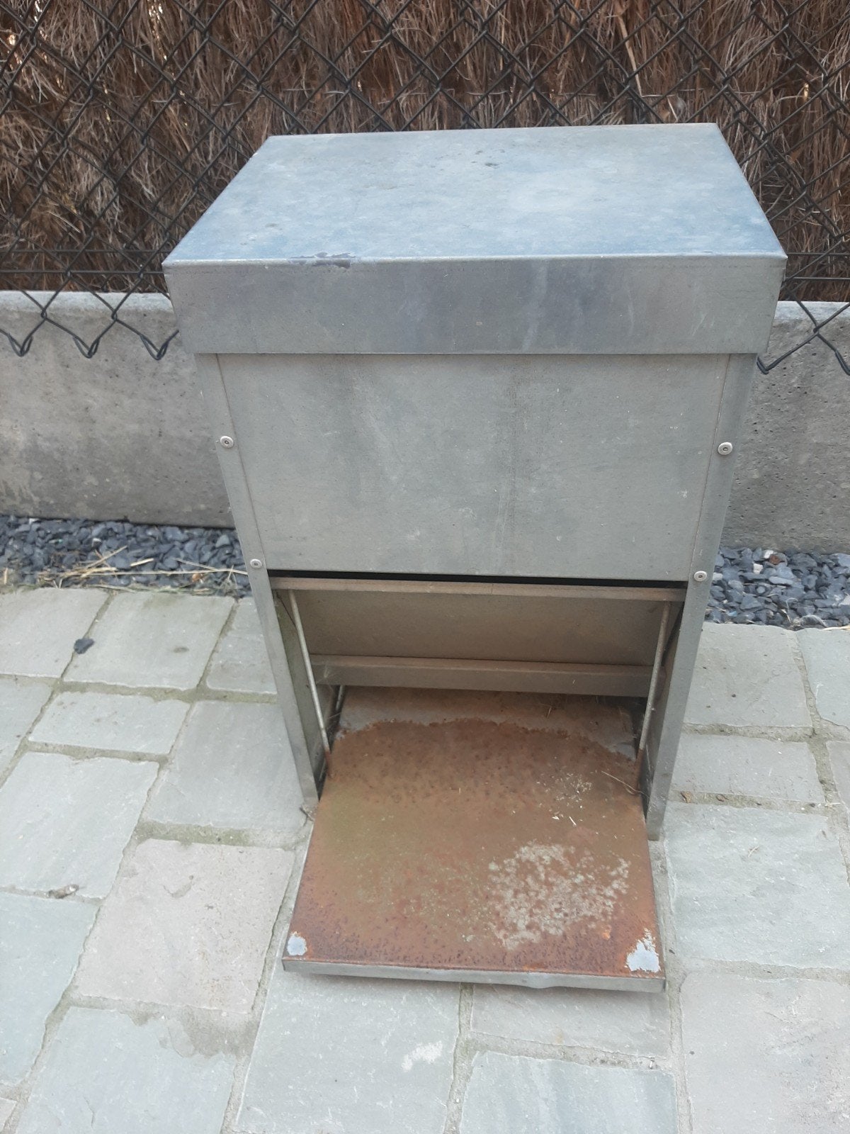 trapvoerbak kippen, Dieren en Toebehoren, Pluimvee, Kip