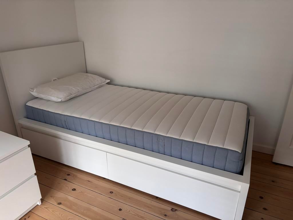 Lit Ikea Malm 90x200 (sans matelas!), Enlèvement, Comme neuf