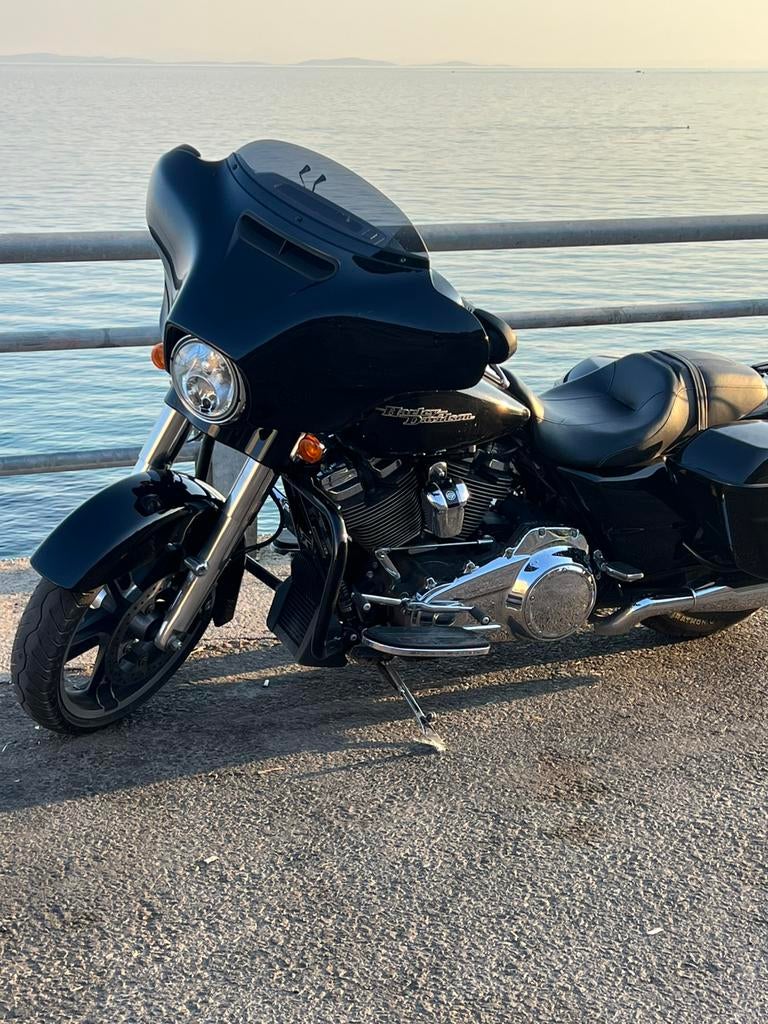 Street glide special, Particulier, Toermotor