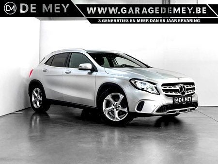 Mercedes-benz GLA (X156) GLA 180 AT 1.6i / Camera / Navigati, Overige modellen, SUV of Terreinwagen, Zilver of Grijs, https://public.car-pass.be/vhr/0af6f680-e564-4633-9b3d-800a9888842c