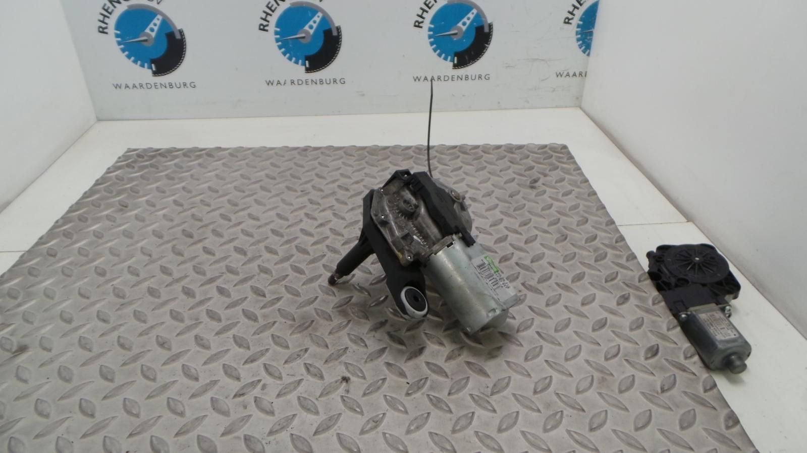 FIAT GRANDE PUNTO RUITENWISSERMOTOR ACHTER 2008, Ophalen of Verzenden, Gebruikt, Stiba lid