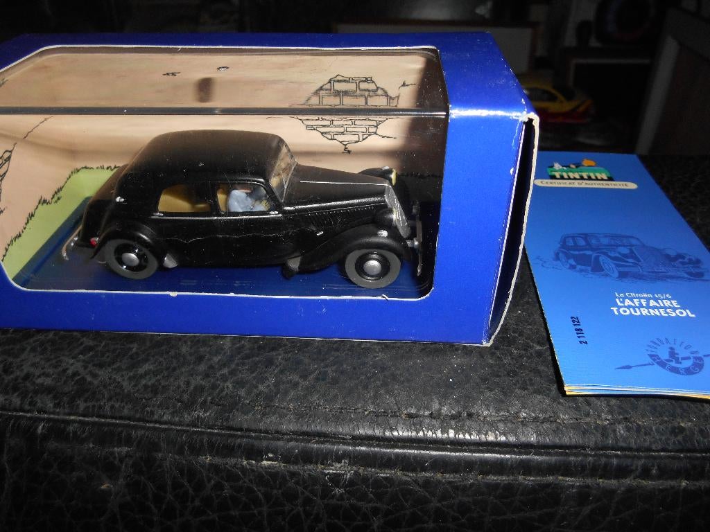 Voiture Tintin 22 avec certificat, Enlèvement ou Envoi, Tintin
