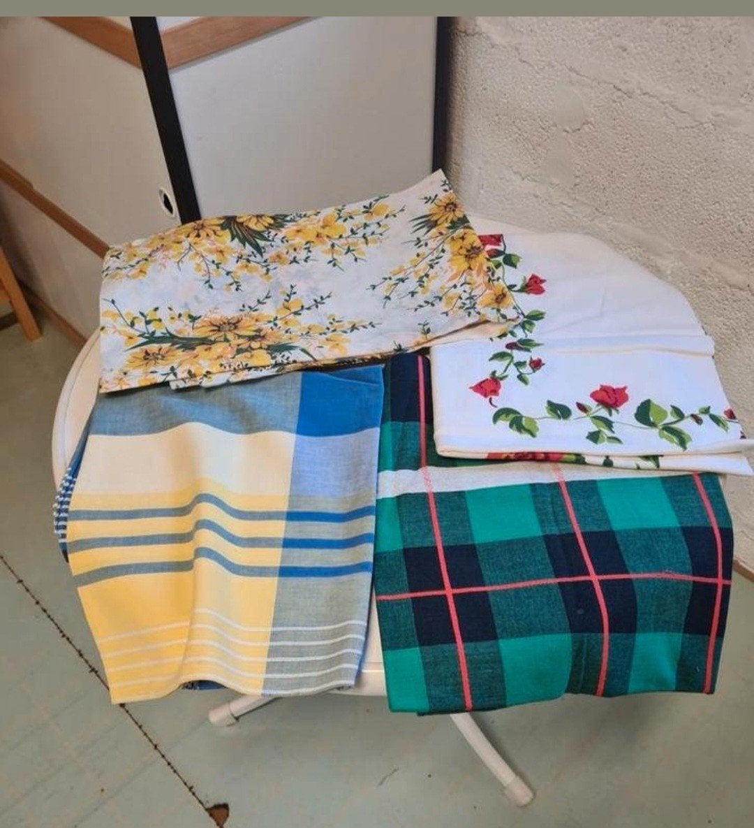 4 nappes pour table de cuisine, Maison & Meubles, Enlèvement