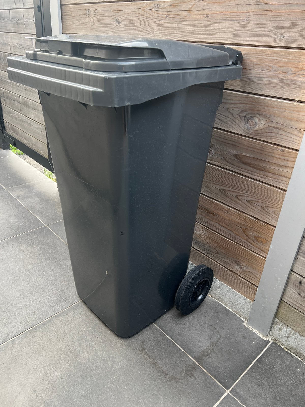 Afvalcontainer 120L, Ophalen, Zo goed als nieuw