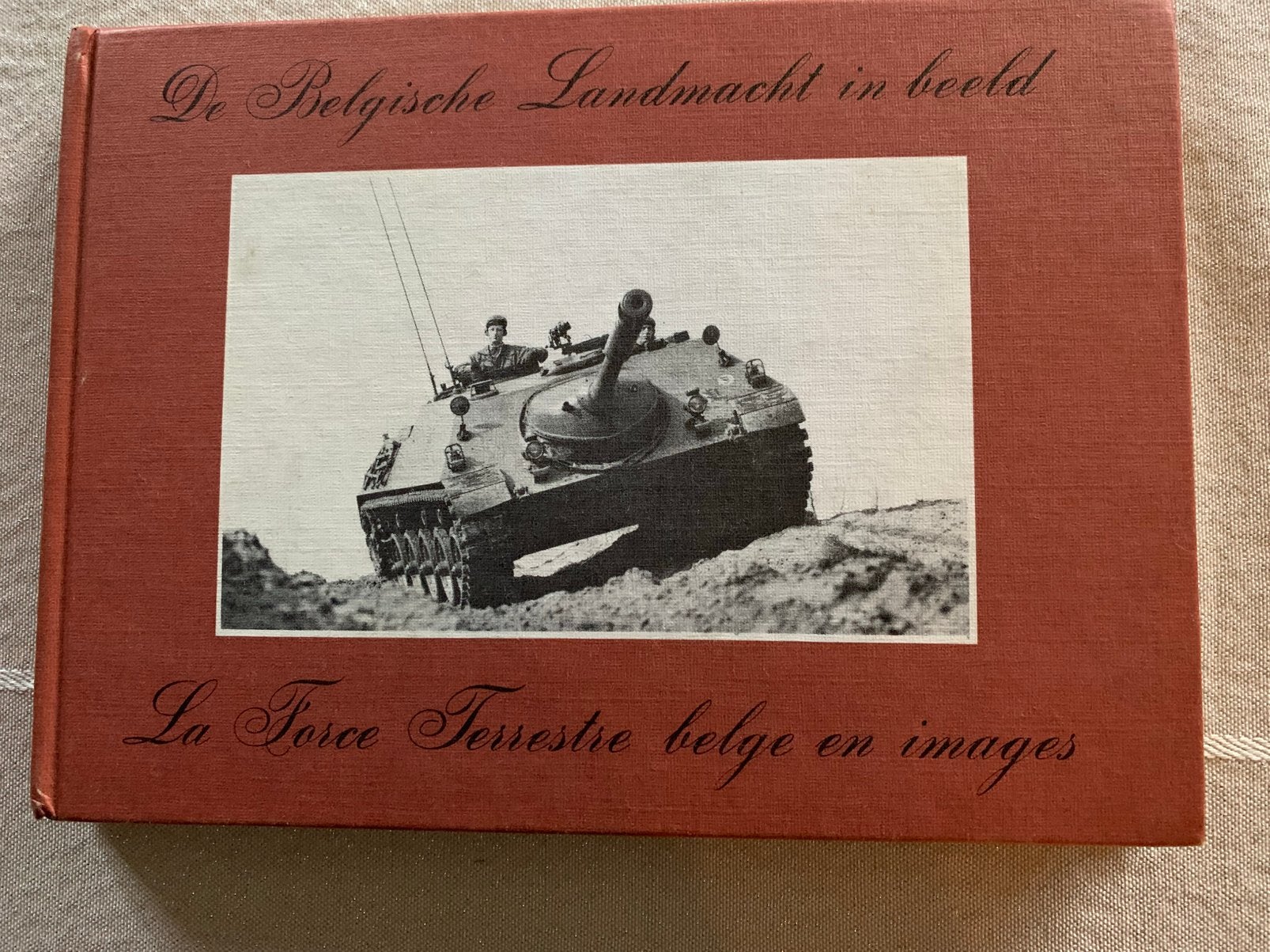 De Belgische Landmacht in beeld Boekje, Ophalen of Verzenden, Zo goed als nieuw