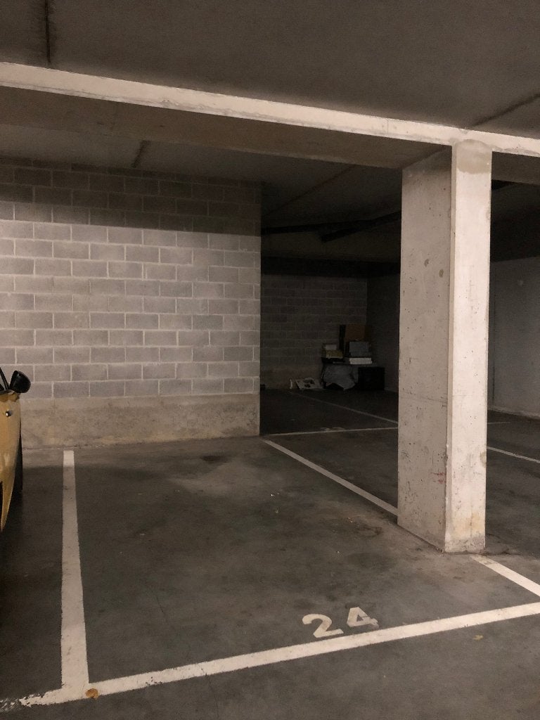 Place de parking Etterbeek, Enlèvement ou Envoi