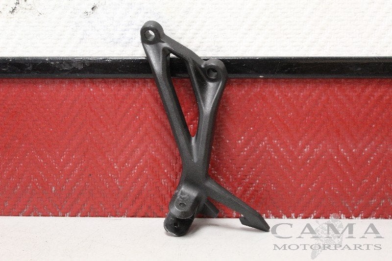 REPOSE PIEDS SUPPORT ARRIÈRE GAUCHE Yamaha, Motos, Dhr. S. di Majo, Utilisé, Info@cama-motorparts.nl, P.J. Troelstraweg 8 8
3144 CX  MAASSLUIS, NL