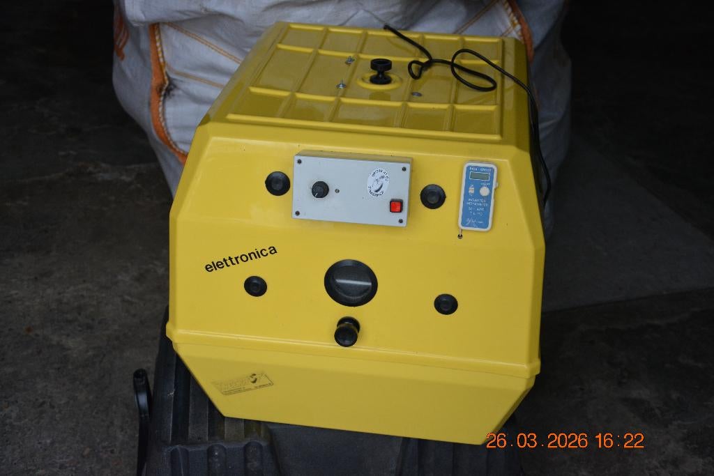 Broedmachine voor eieren pluimvee, Dieren en Toebehoren, Ophalen, Zo goed als nieuw, Broedmachine