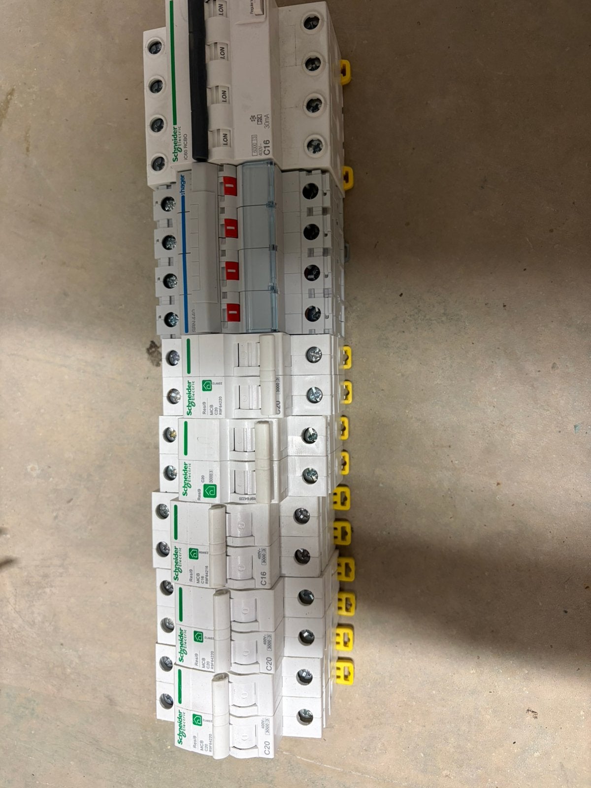 Nieuwe Schneider & Hager automaten – C16/C20 – 3-fase, Enlèvement ou Envoi, Neuf, Schneider Electric