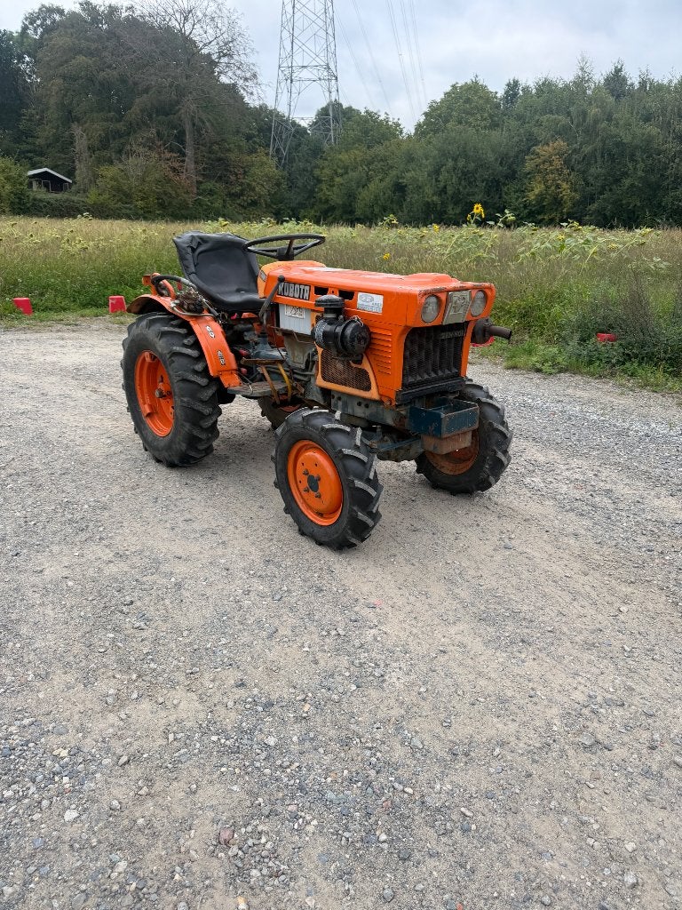 prachtige Kubota b7001 18pk 3cil 4x4 2hydro priezen gewicht!, Zakelijke goederen, Ophalen of Verzenden