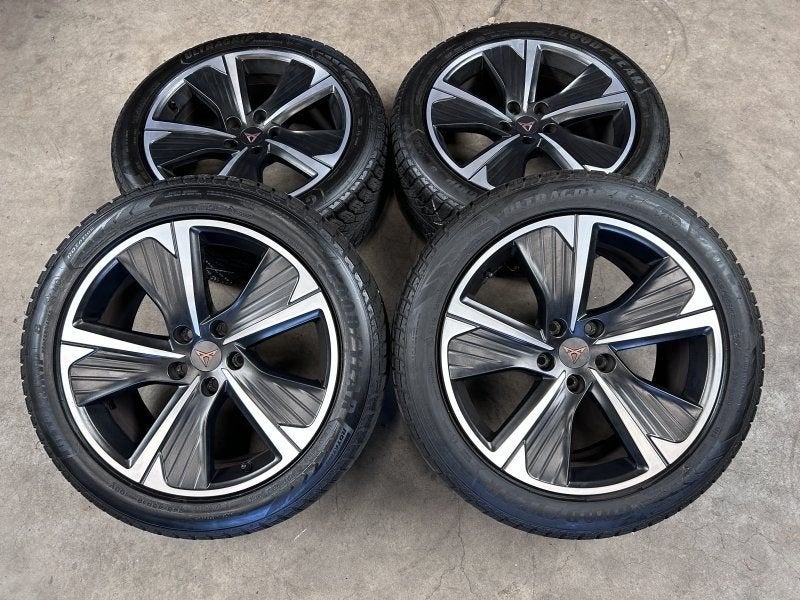 18 inch originele velgen + winterbanden CUPRA  Formentor 5FF, 18 inch, -, -, Banden en Velgen