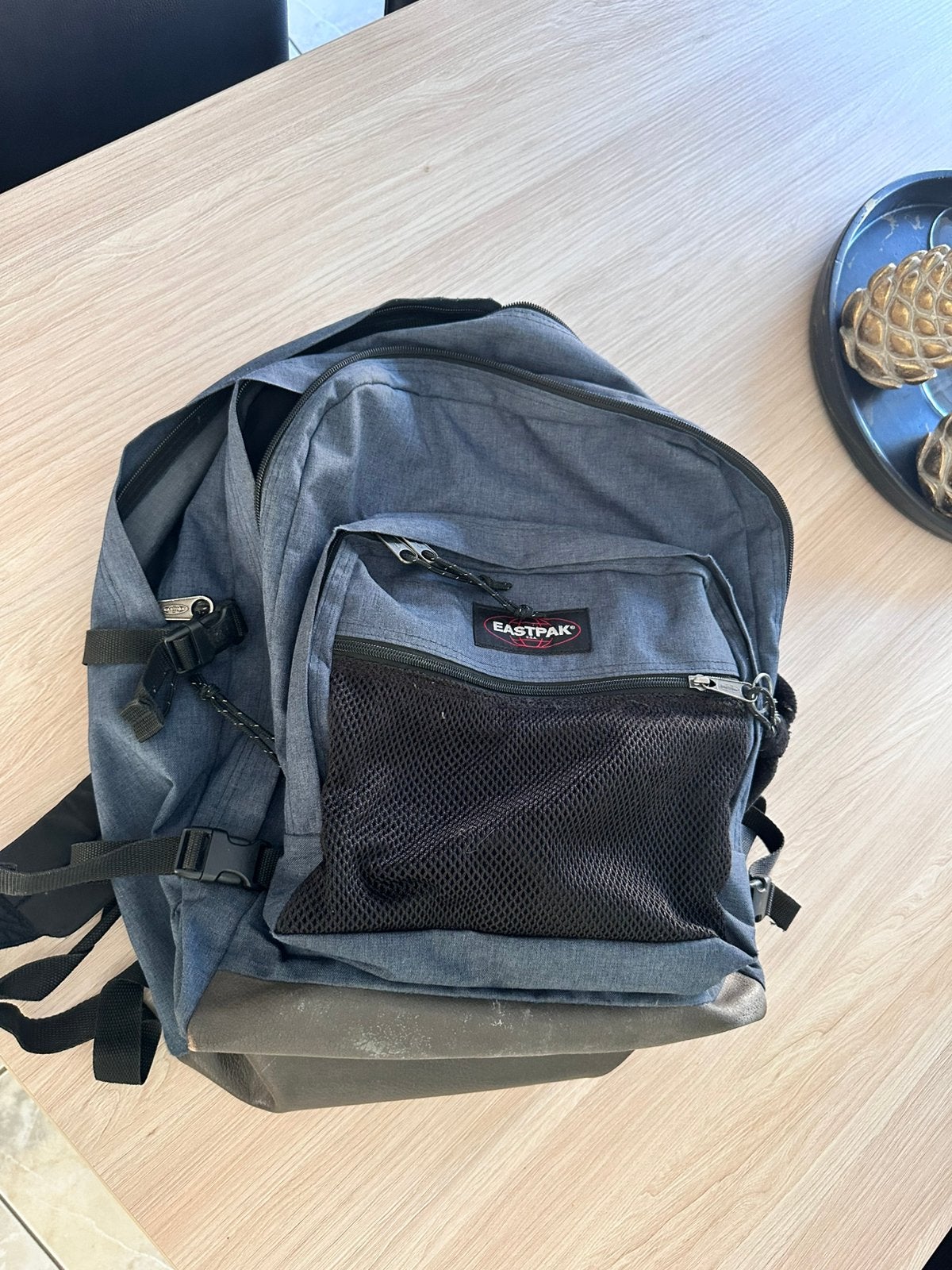 Eastpak boekentas, Enlèvement, Comme neuf