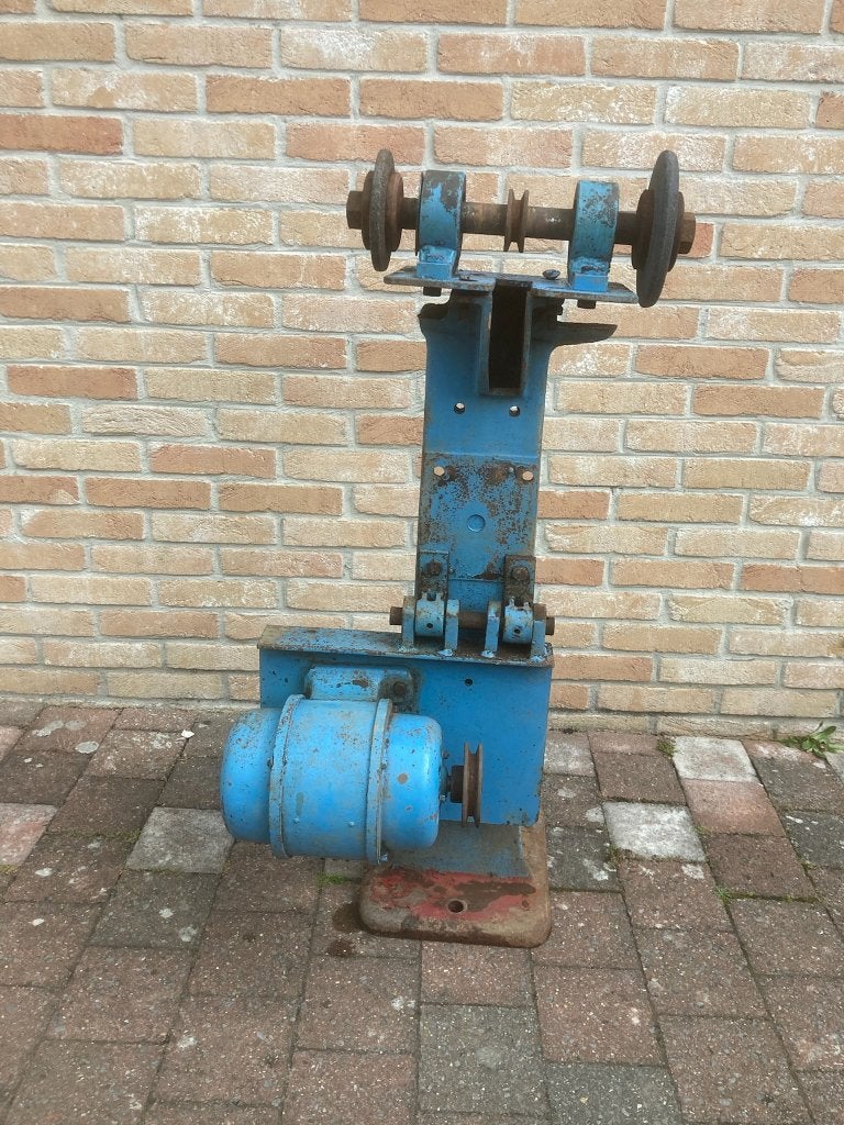 Vintage Slijpmolen op voet, voor decoratie, hertelling…, Doe-het-zelf en Bouw, Ophalen, Gebruikt, Overige typen
