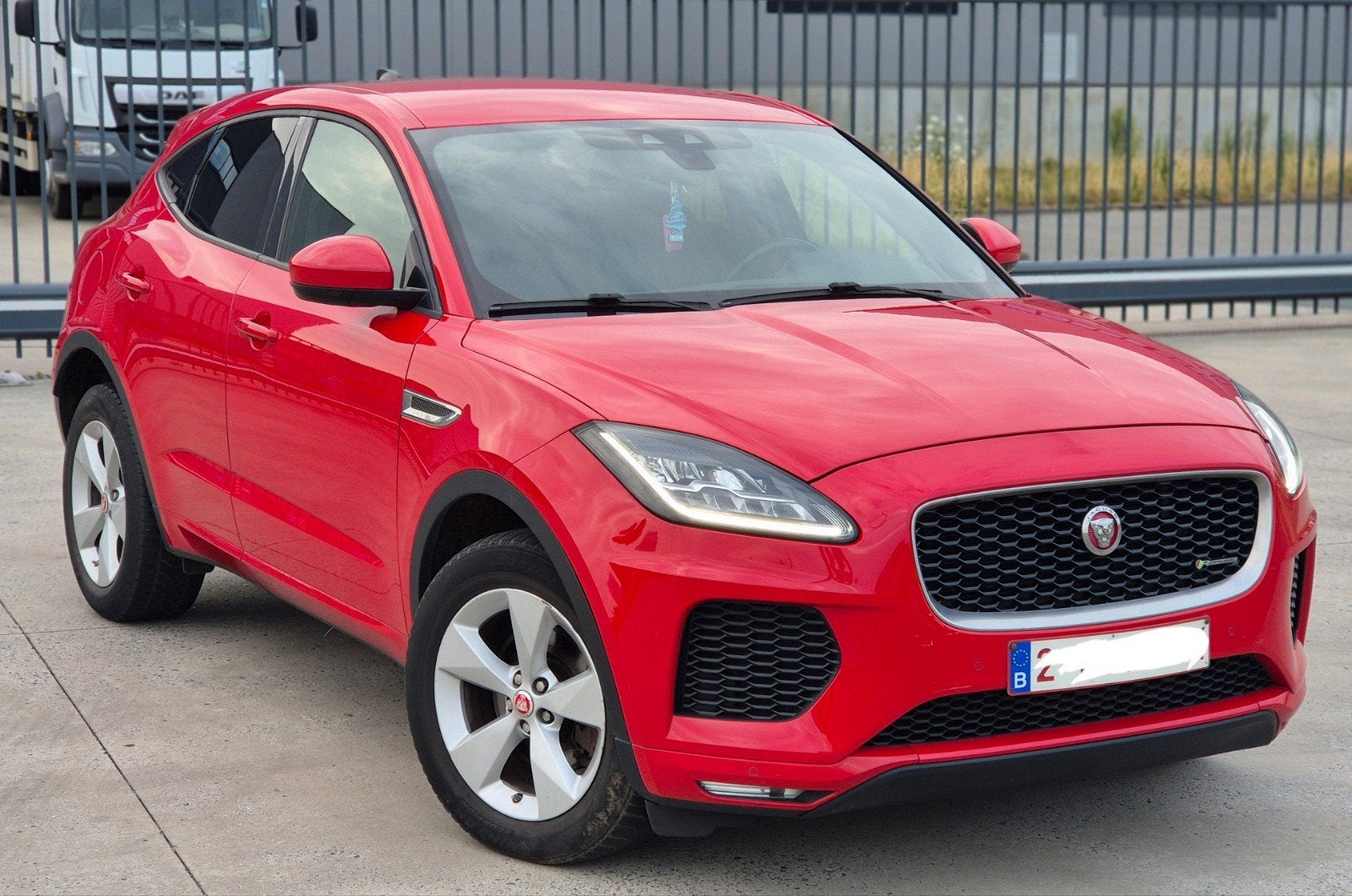 jaguar E-PACE R-Dyna AN2020 boite auto 20d 220mkm 9999€, Auto's, Jaguar, Automaat, Leder, Particulier, SUV of Terreinwagen