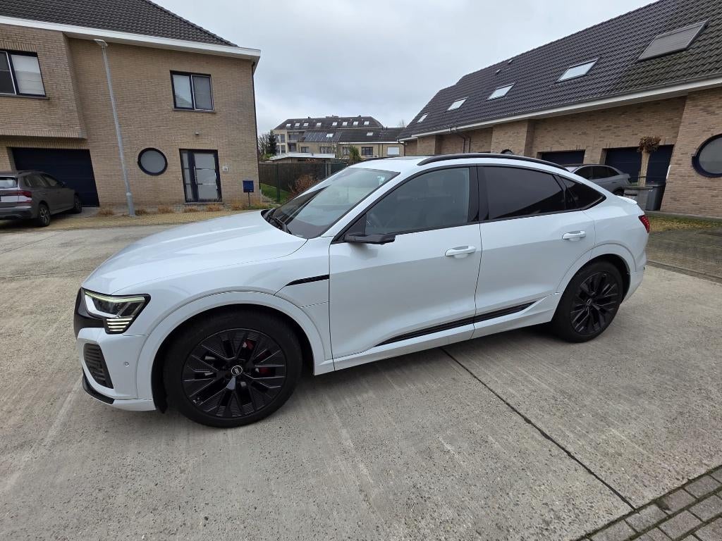 Q8 e-tron Sportback Competition S-Line 55 quattro, Autos, Cuir et Alcantara, Achat, Euro 6, Entretenue par le concessionnaire