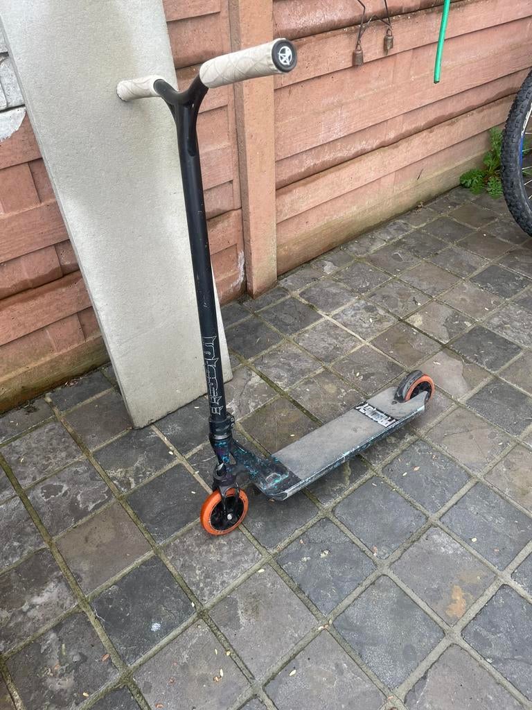 Costum stunt step, Fietsen en Brommers, Steps, Ophalen of Verzenden, Zo goed als nieuw