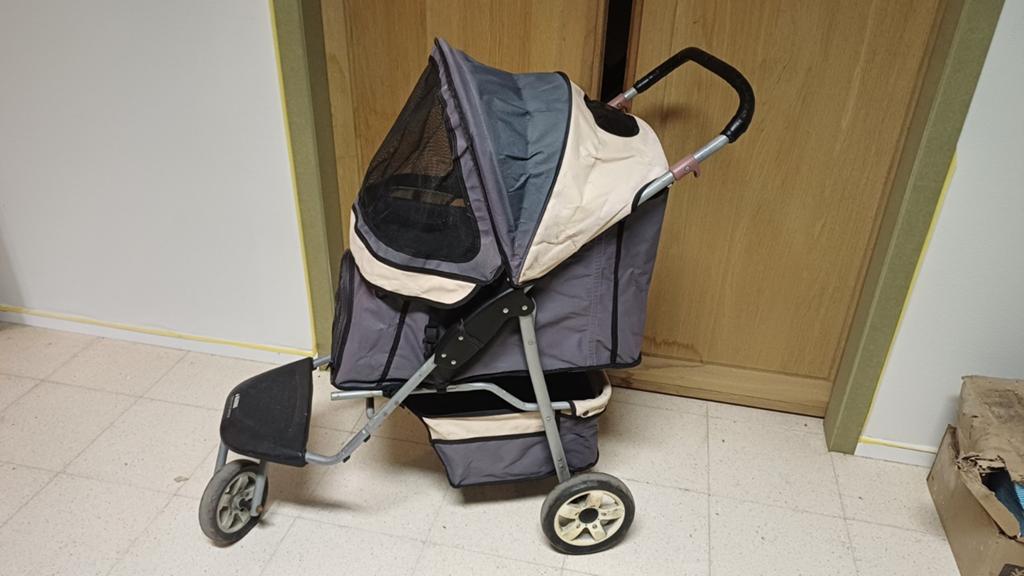 Honden of poezen buggy, Dieren en Toebehoren, Honden-accessoires, Ophalen